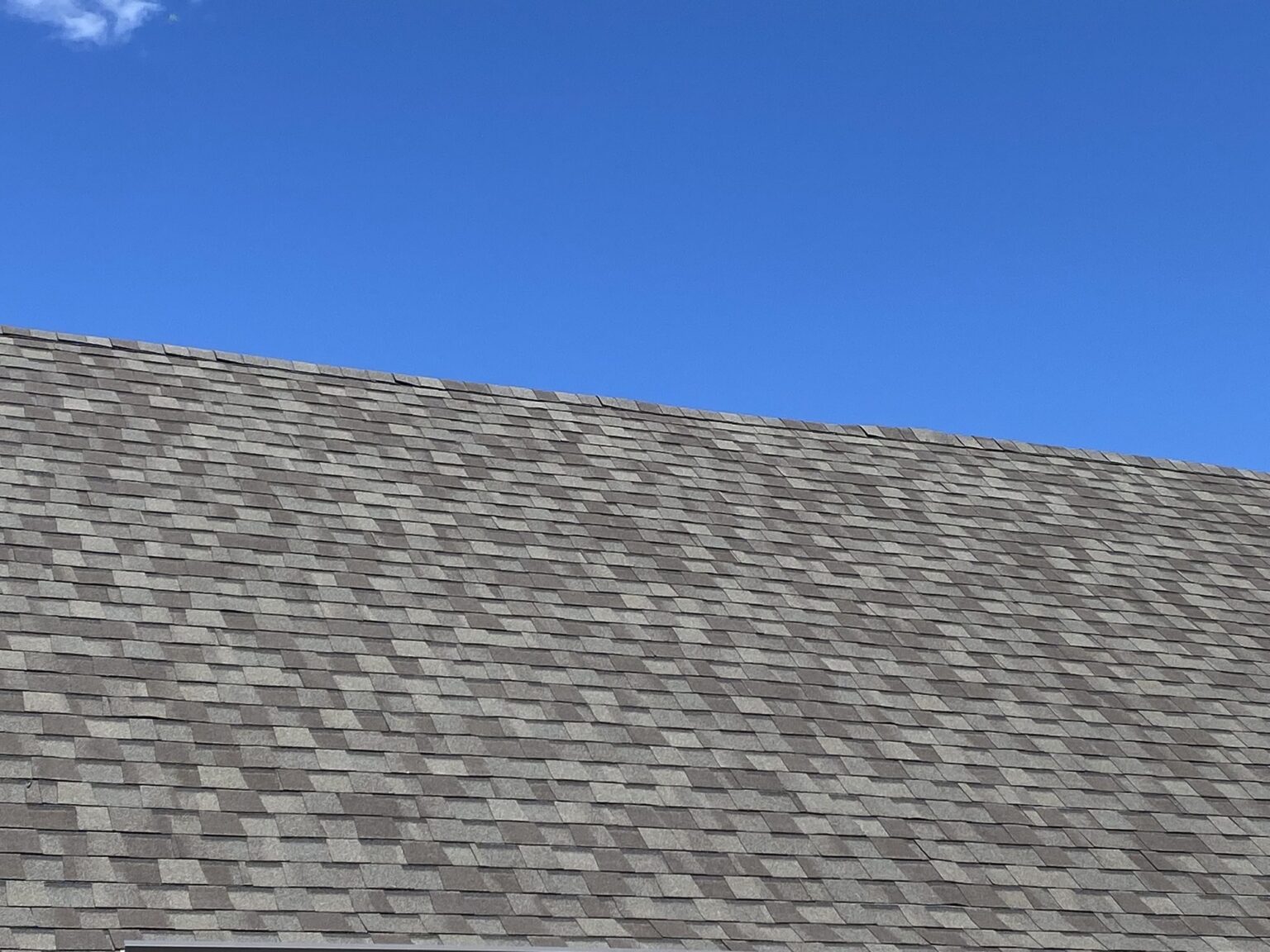New architectural asphalt shingles on a Shreveport home