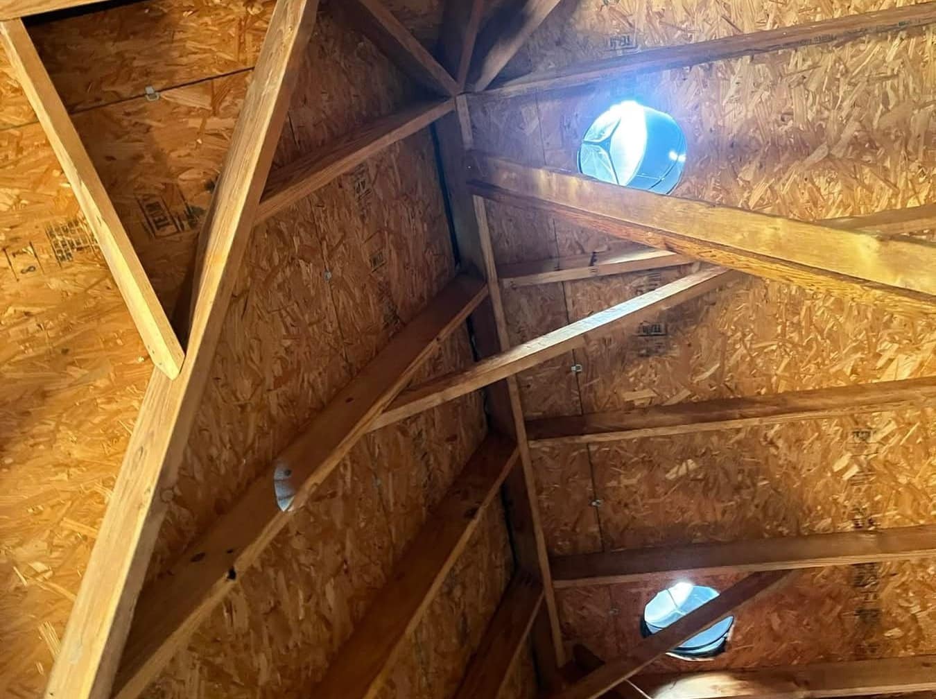 Roof framing trusses and OSB decking in a Shreveport home